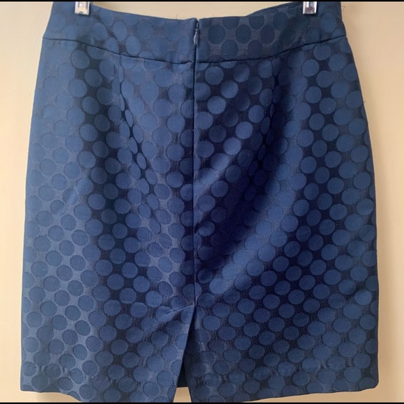 Banana Republic Navy Straight Work Skirt Tone on Tone Polka Dots 20” L Size 6 - Picture 2 of 10